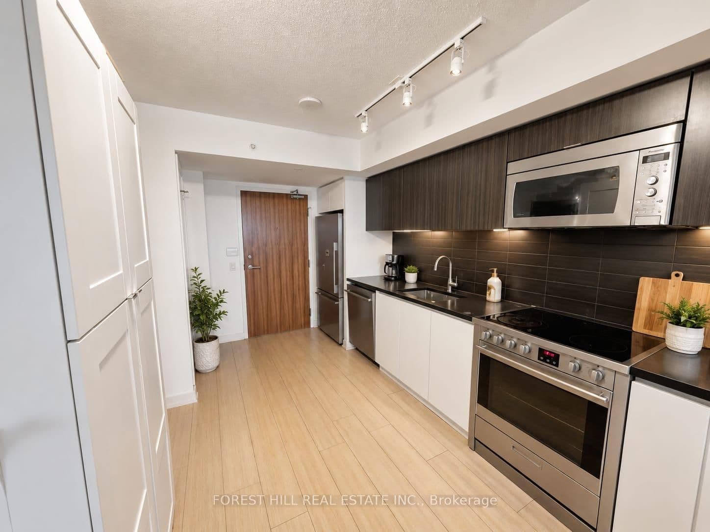3710 - 75 Queens Wharf Road, Toronto, ON — photo 2