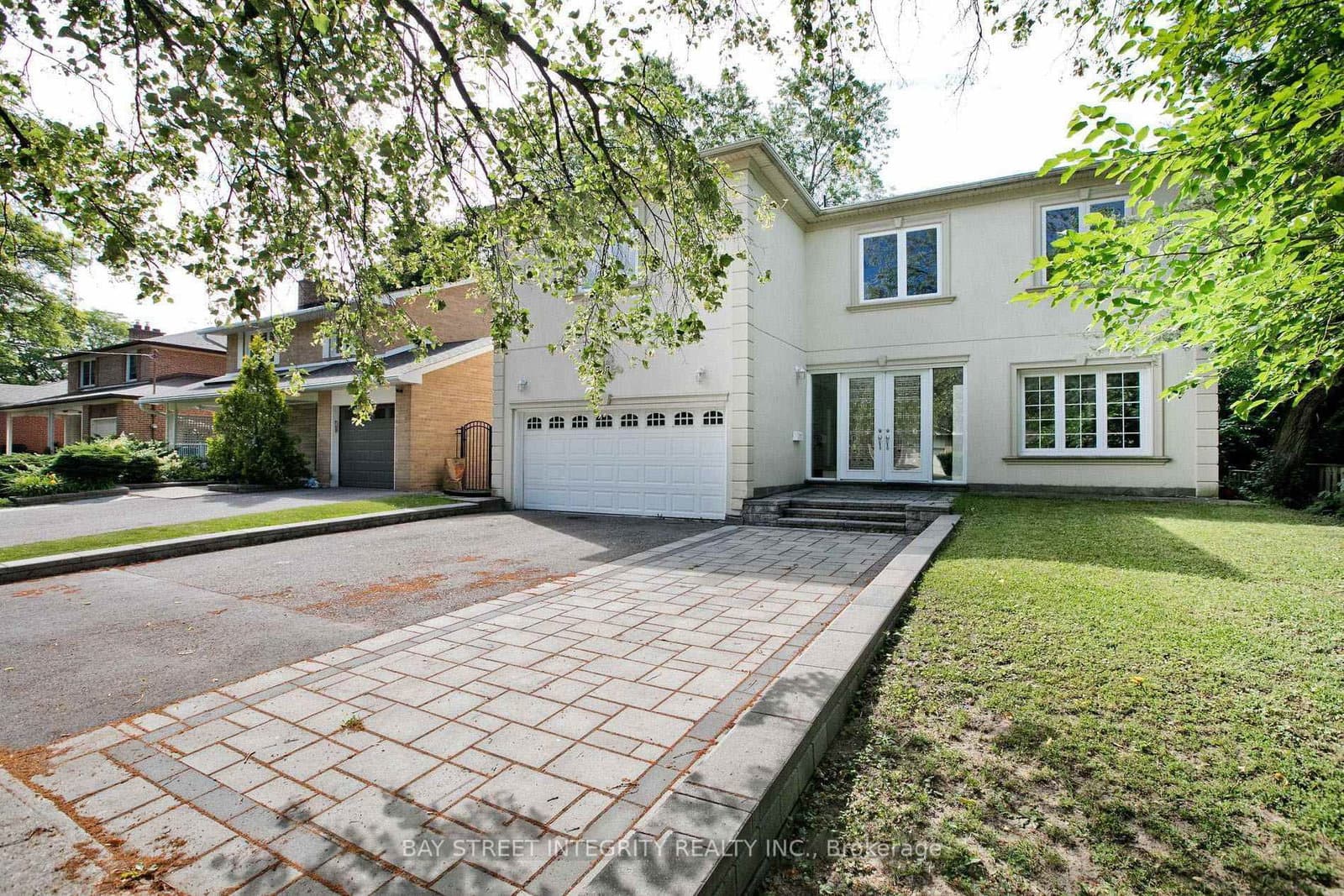 17 Gustav Crescent, Toronto, ON — photo 2