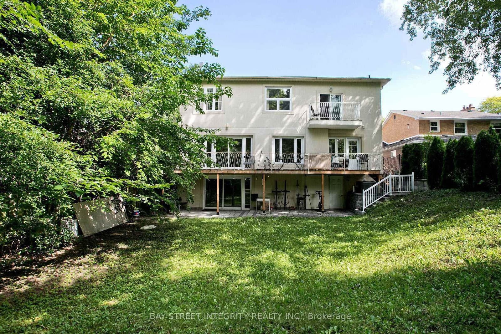 17 Gustav Crescent, Toronto, ON — photo 3