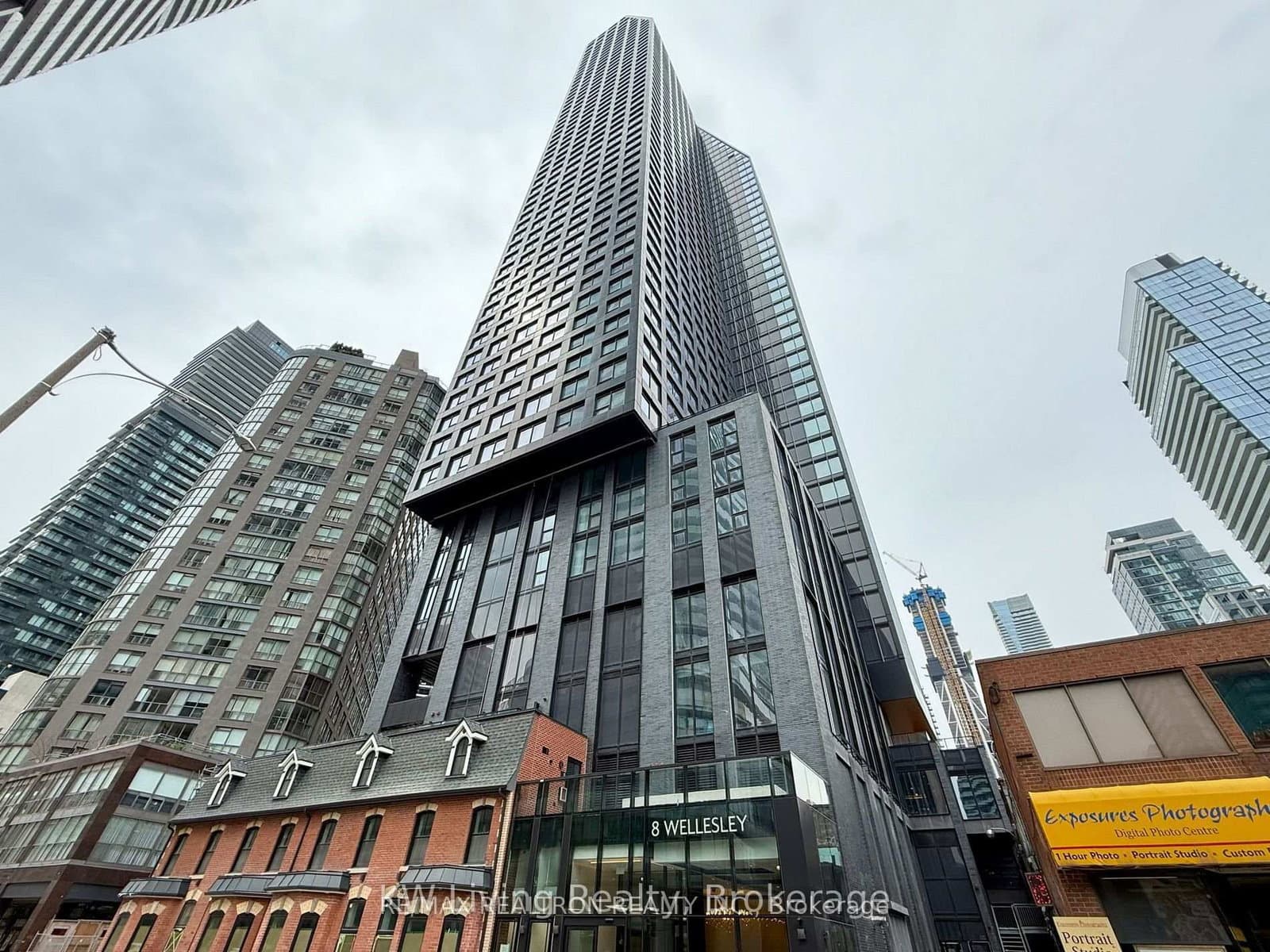 806 - 8 Wellesley Street, Toronto, ON