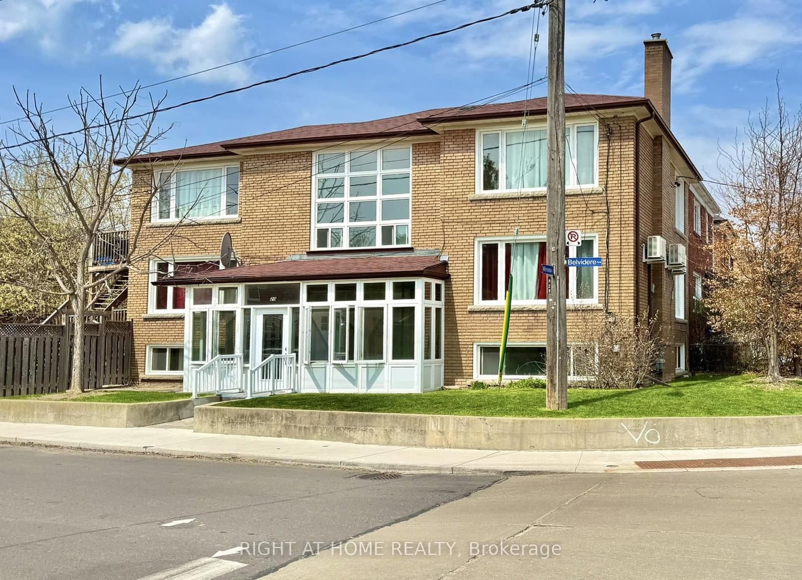 3 - 20 Belvidere Avenue, Toronto, ON