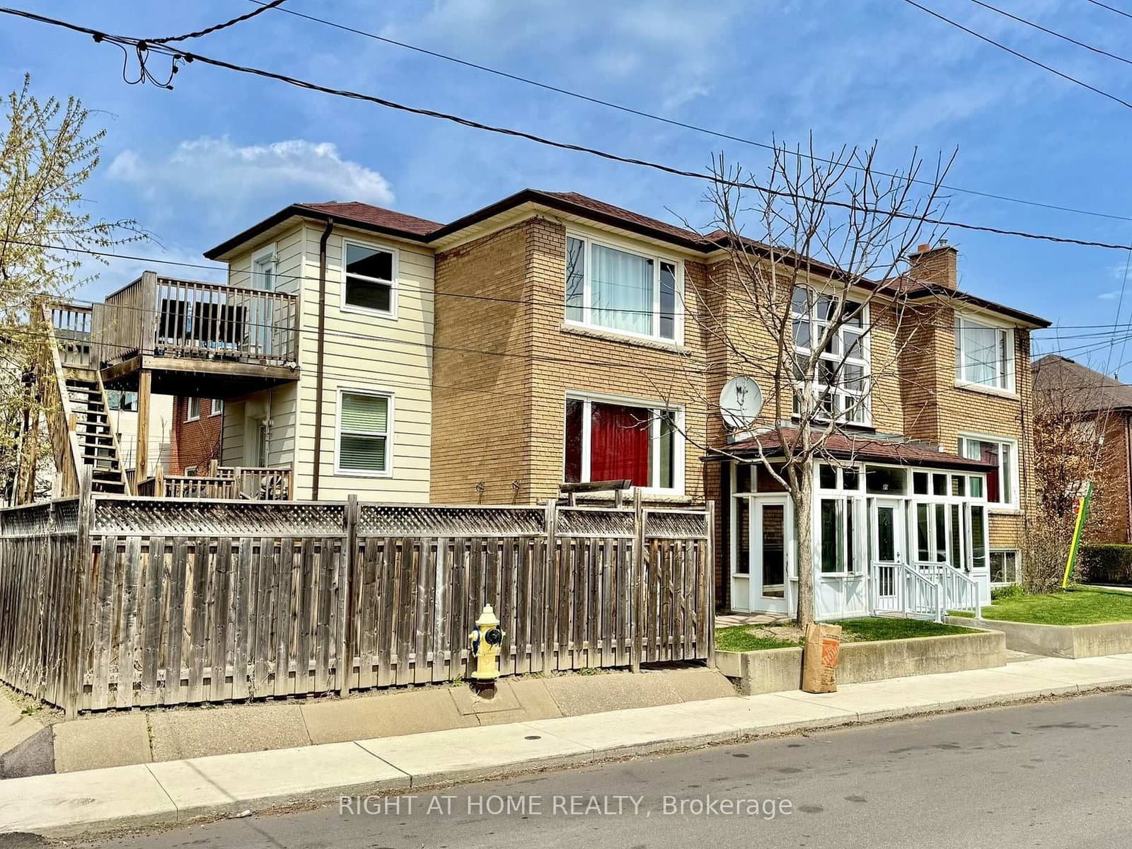 3 - 20 Belvidere Avenue, Toronto, ON — photo 2