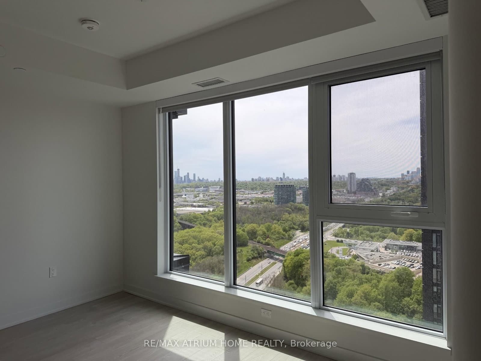 2701 - 5 Quarrington Lane, Toronto, ON — photo 3