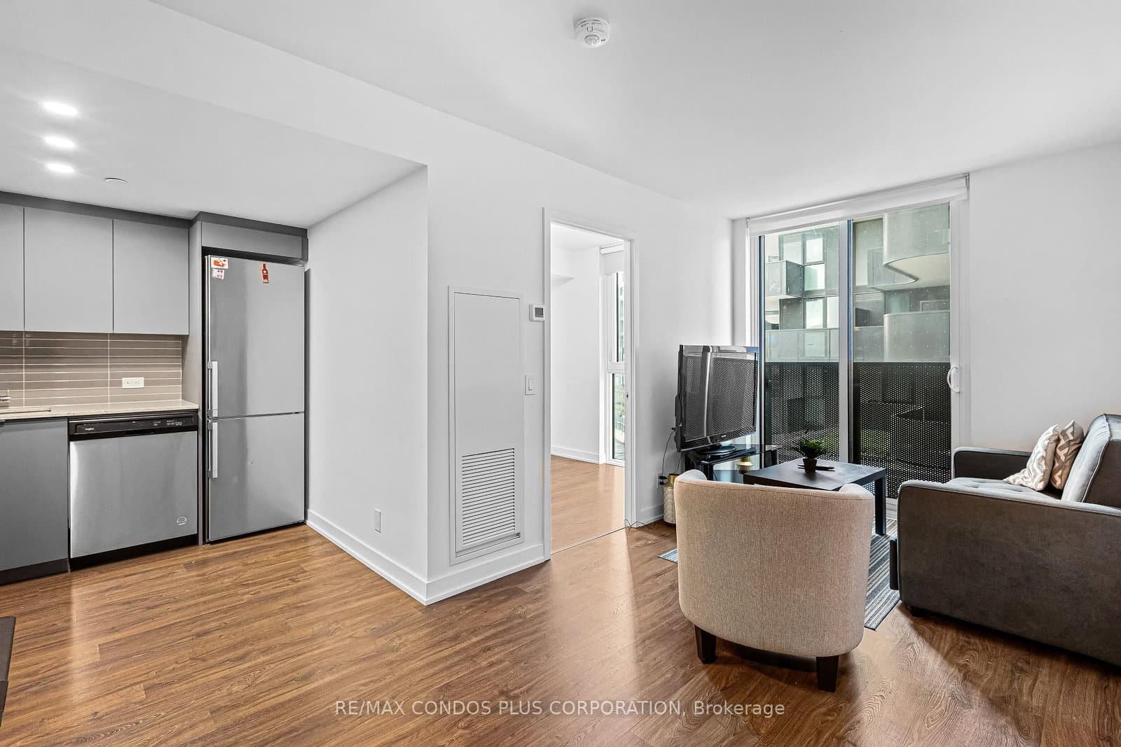 311 - 30 Tretti Way, Toronto, ON — photo 2