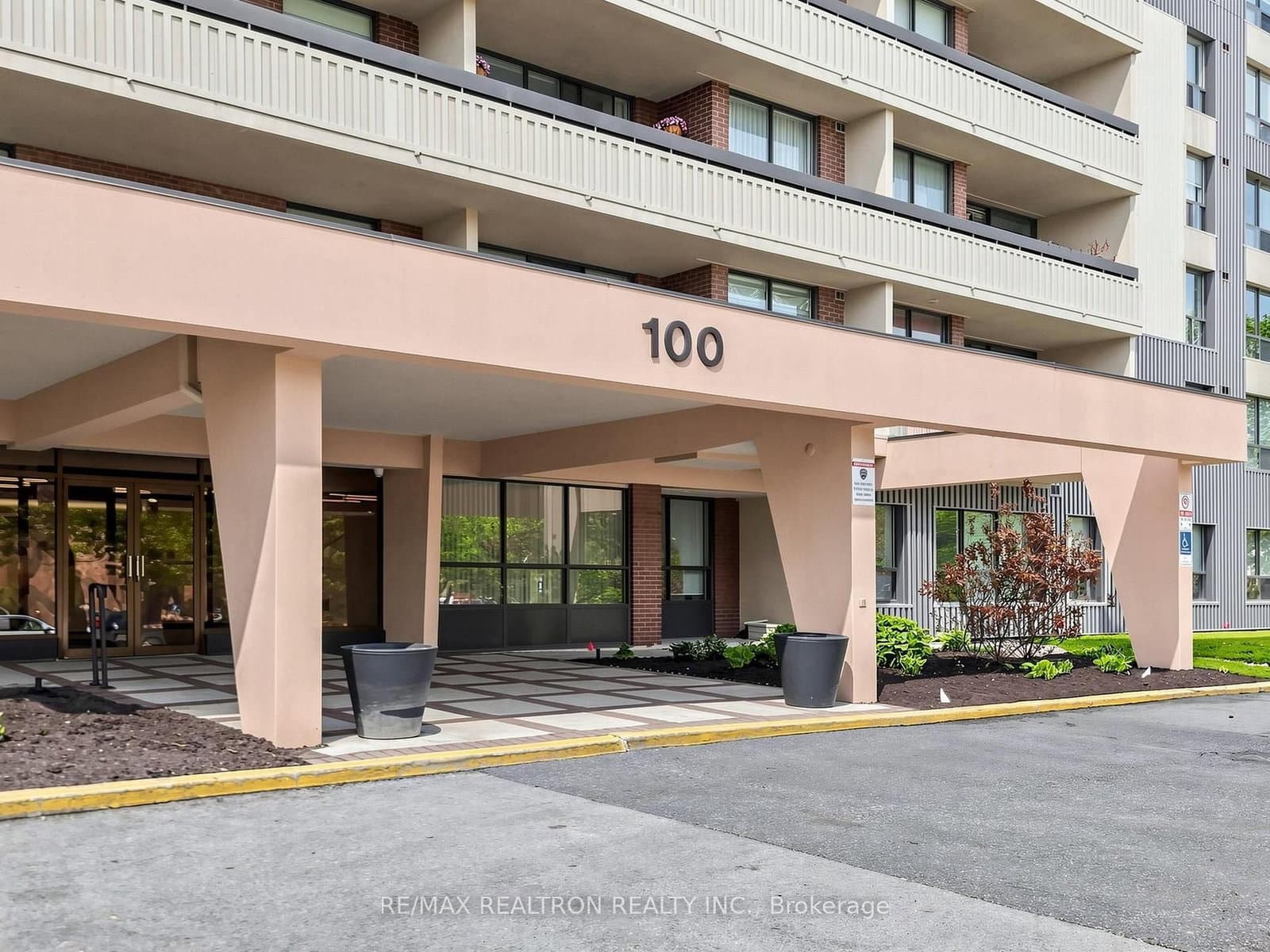 608 - 100 Canyon Avenue, Toronto, ON — photo 2