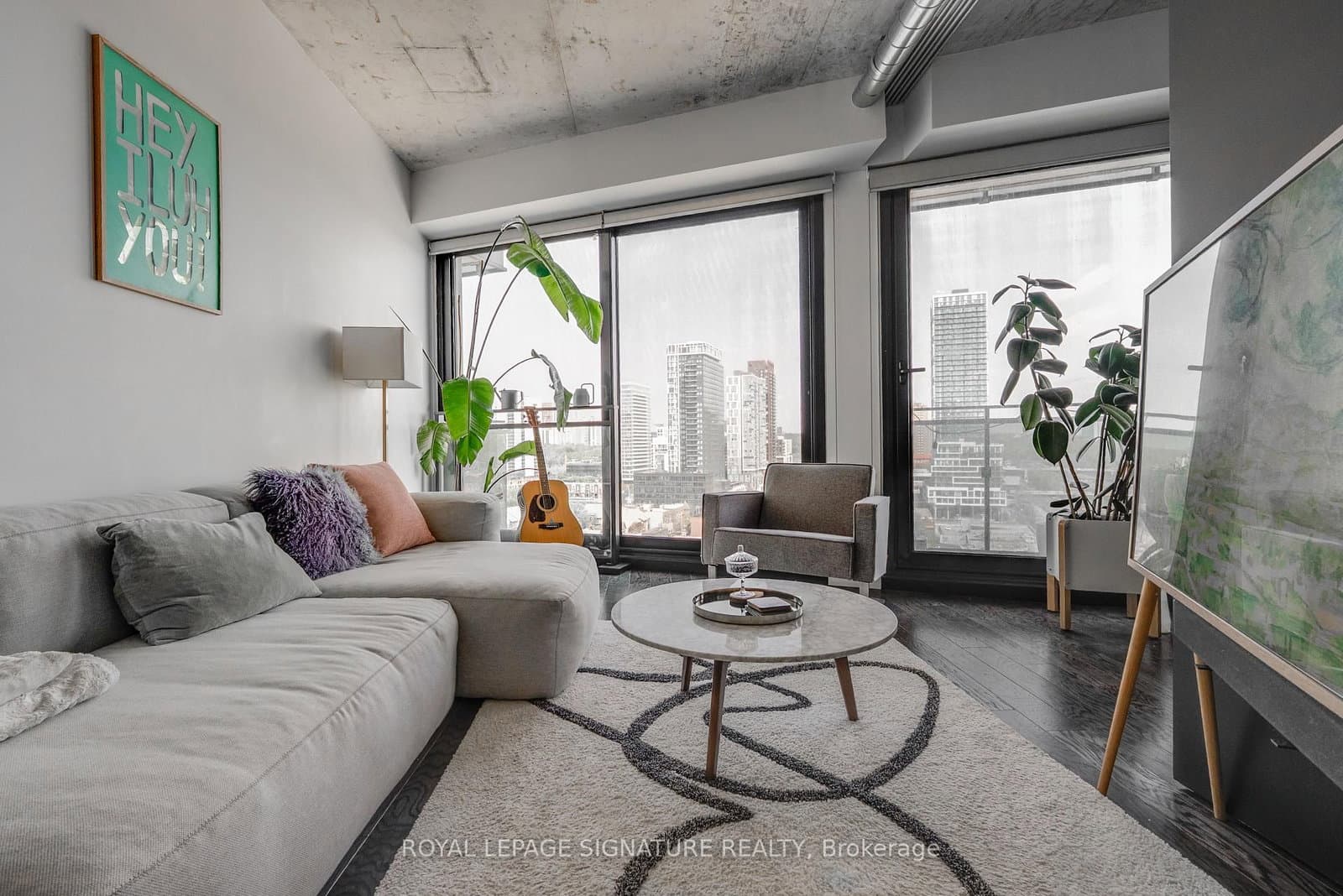 1502 - 51 Trolley Crescent, Toronto, ON — photo 2