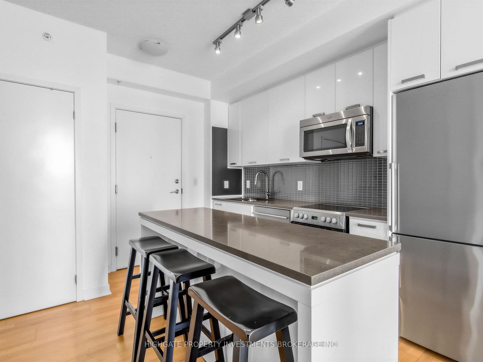 2311 - 295 Adelaide Street, Toronto, ON — photo 3