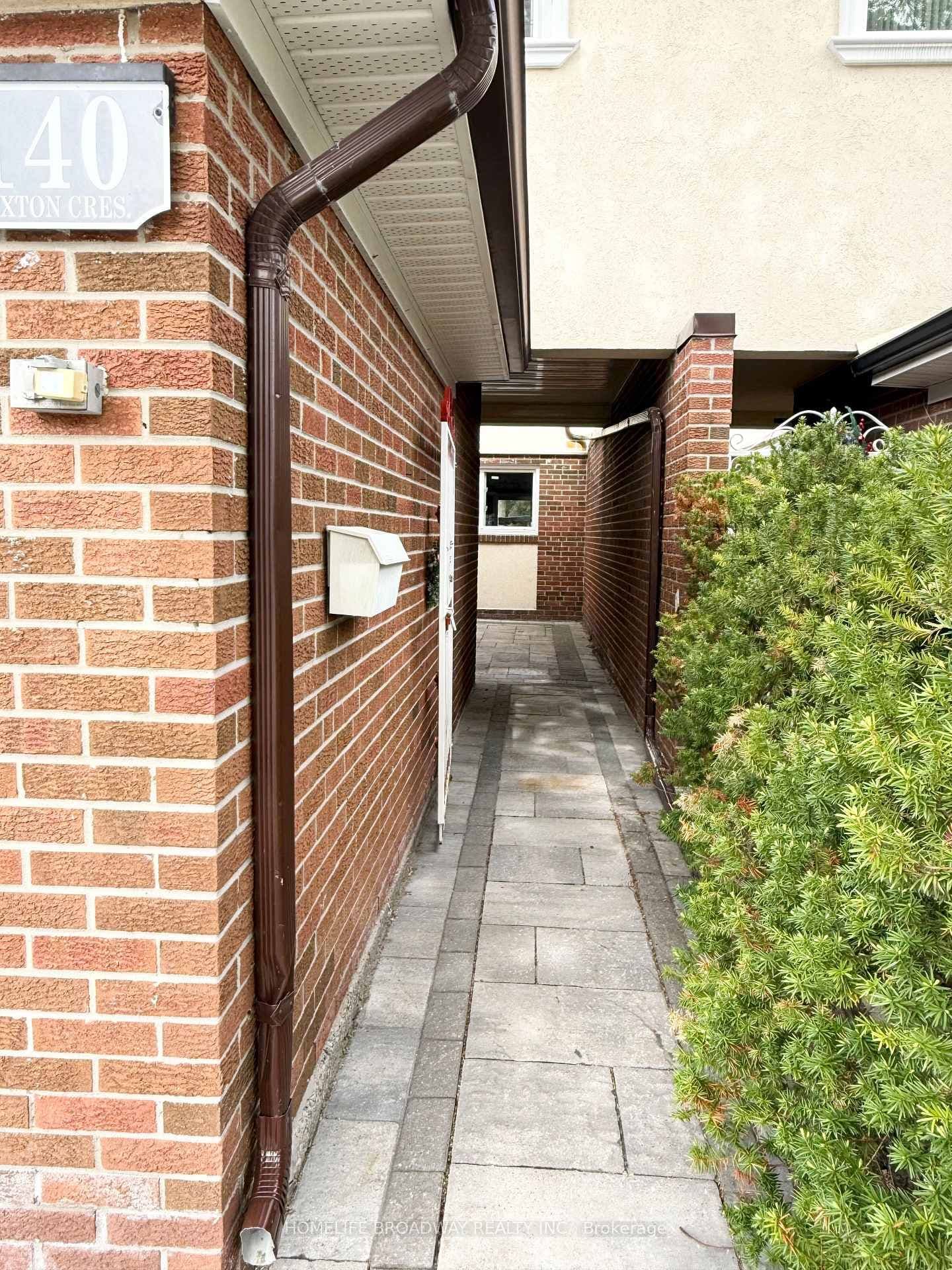 140 Sexton Crescent, Toronto, ON — photo 2