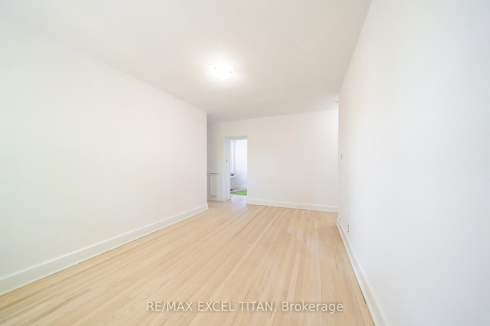 31 - 1 Mallory Gardens, Toronto, ON — photo 3