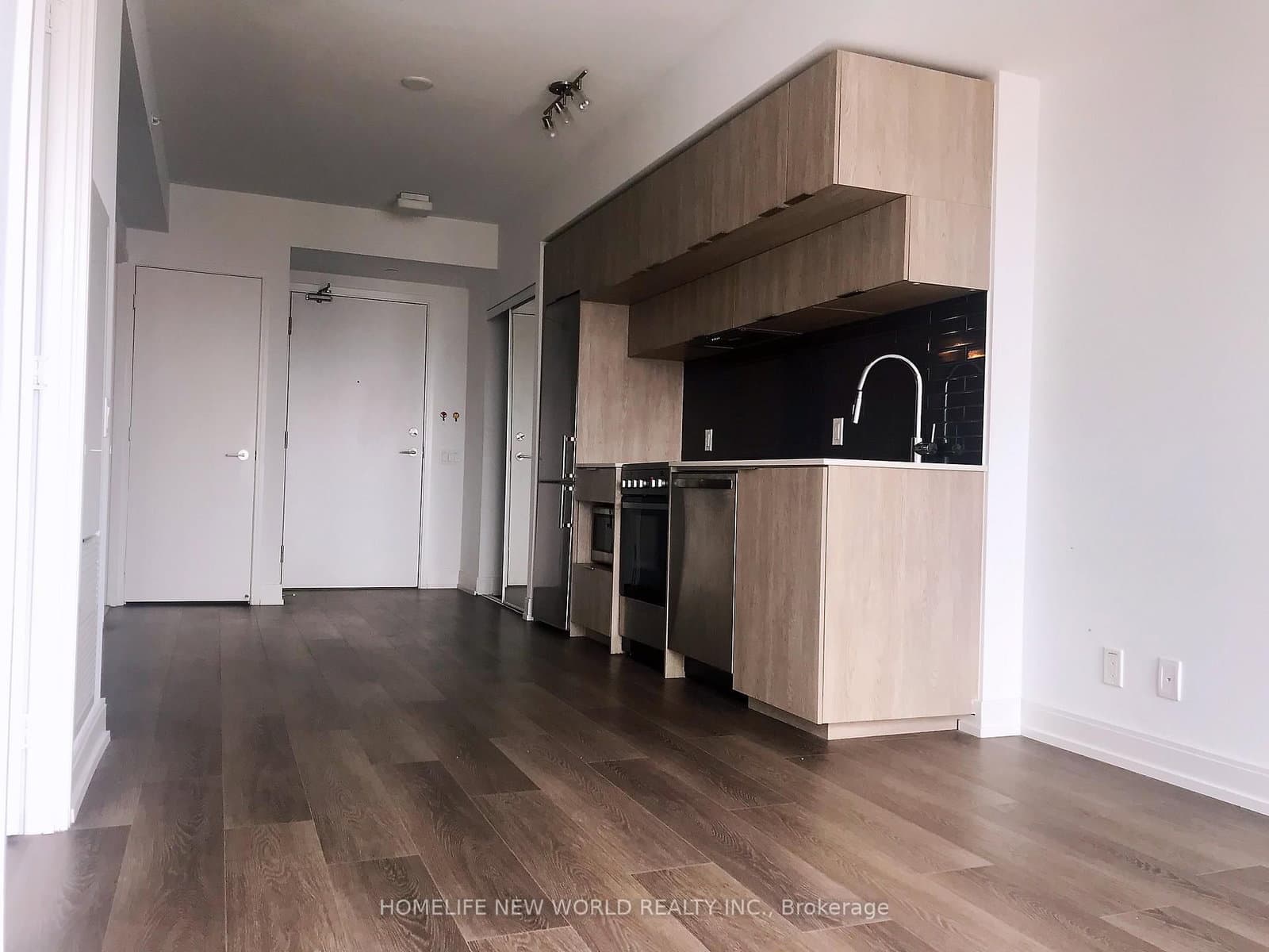 1806 - 181 Dundas Street, Toronto, ON