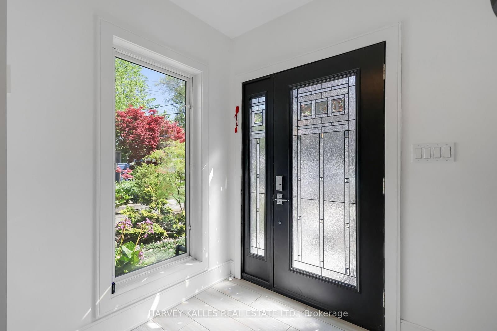 84 Edith Drive, Toronto, ON — photo 3