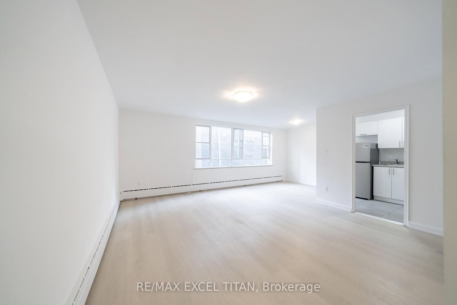 306 - 77 Erskine Avenue, Toronto, ON