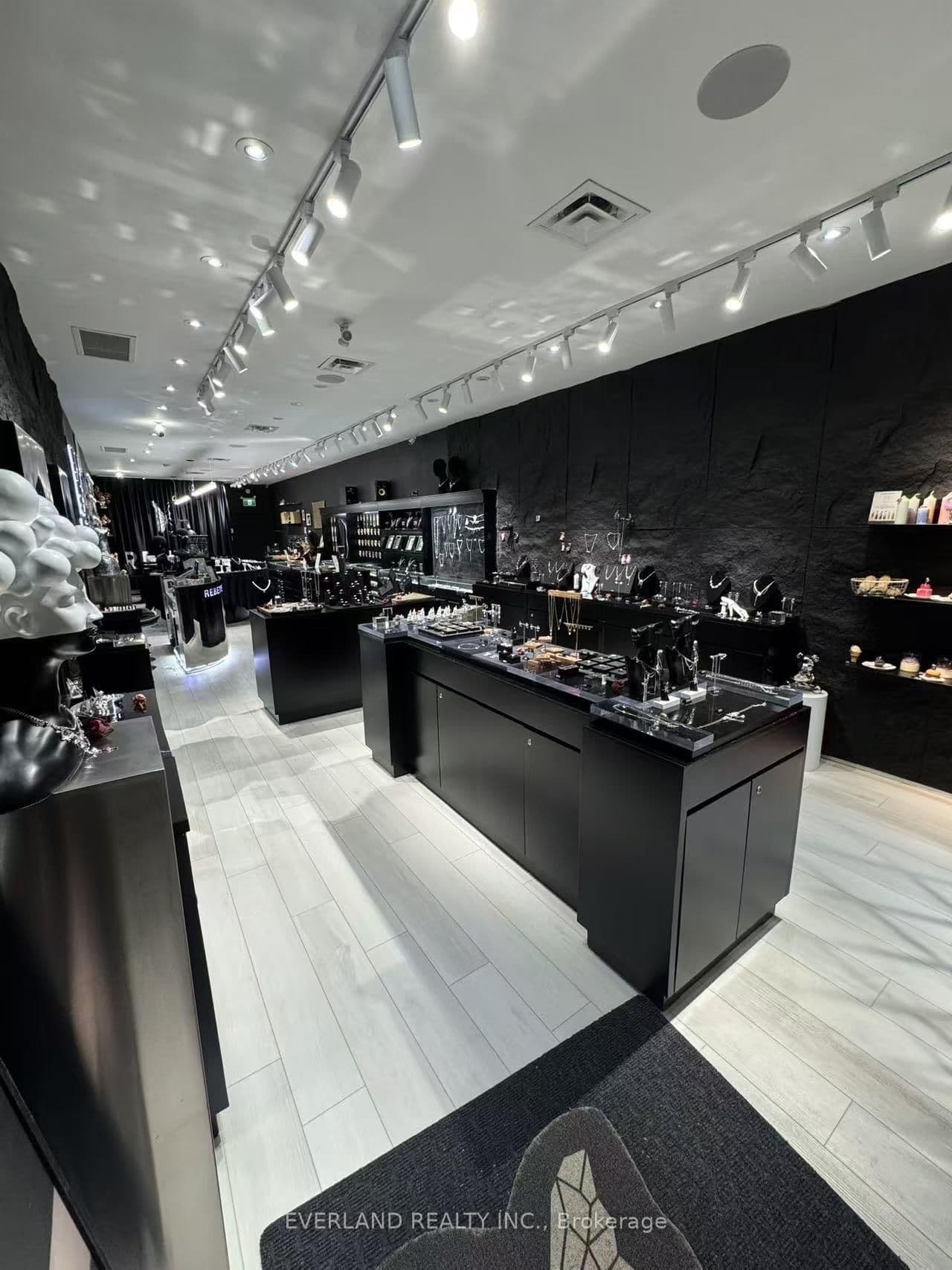 2515 Yonge Street, Toronto, ON — photo 3