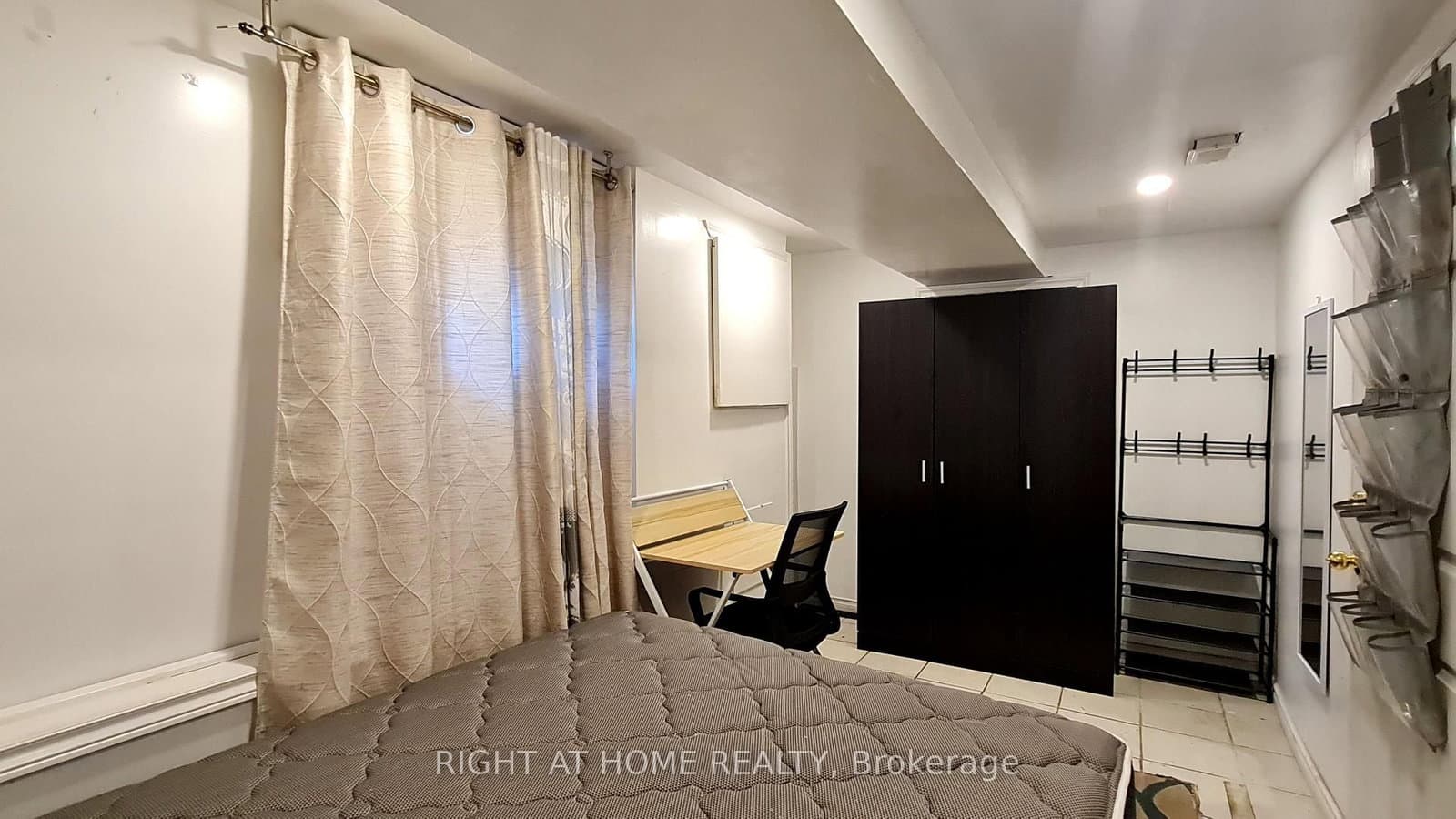 RM D - 55 Littleleaf Drive, Toronto, ON — photo 2