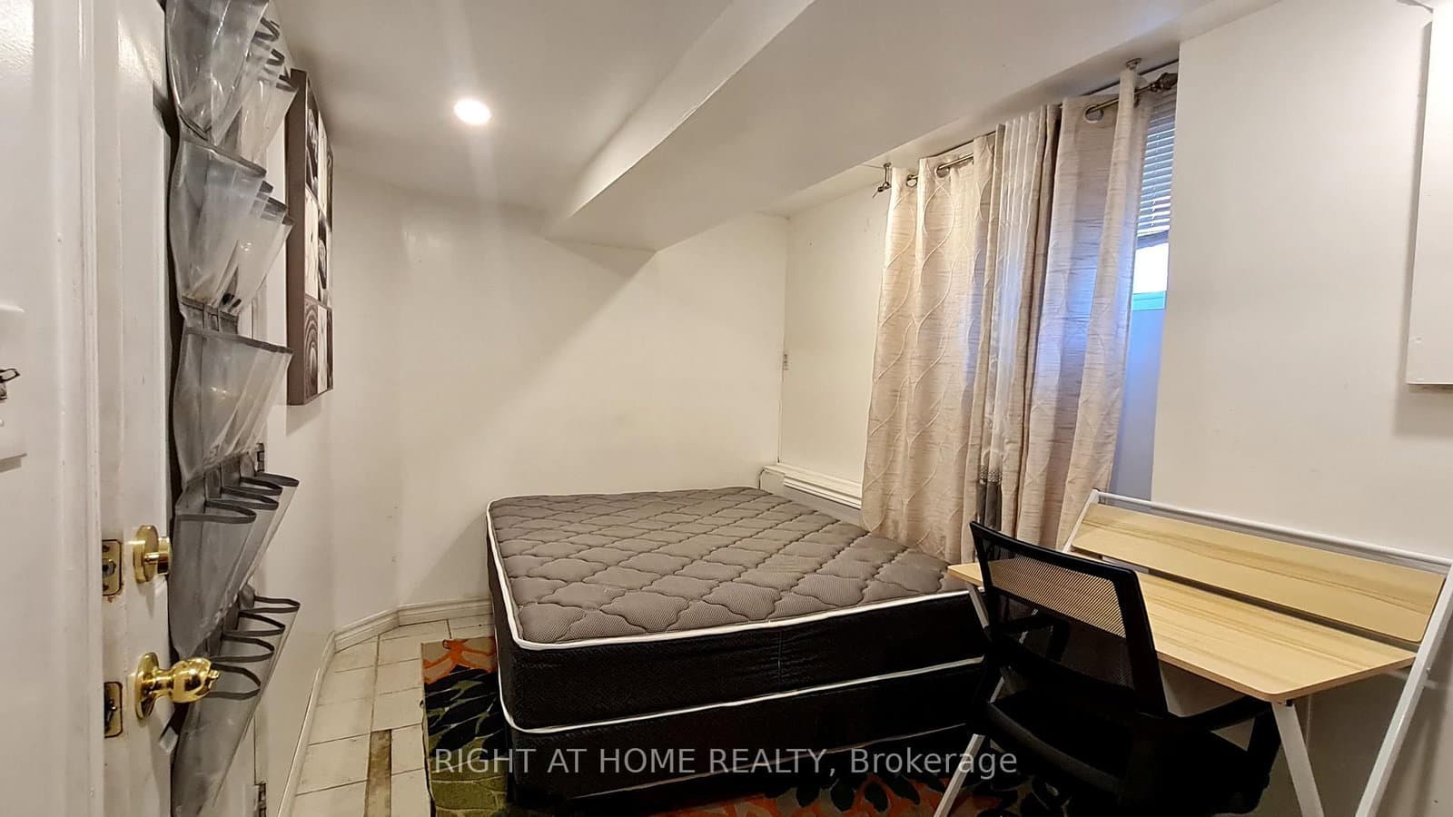 RM D - 55 Littleleaf Drive, Toronto, ON — photo 3