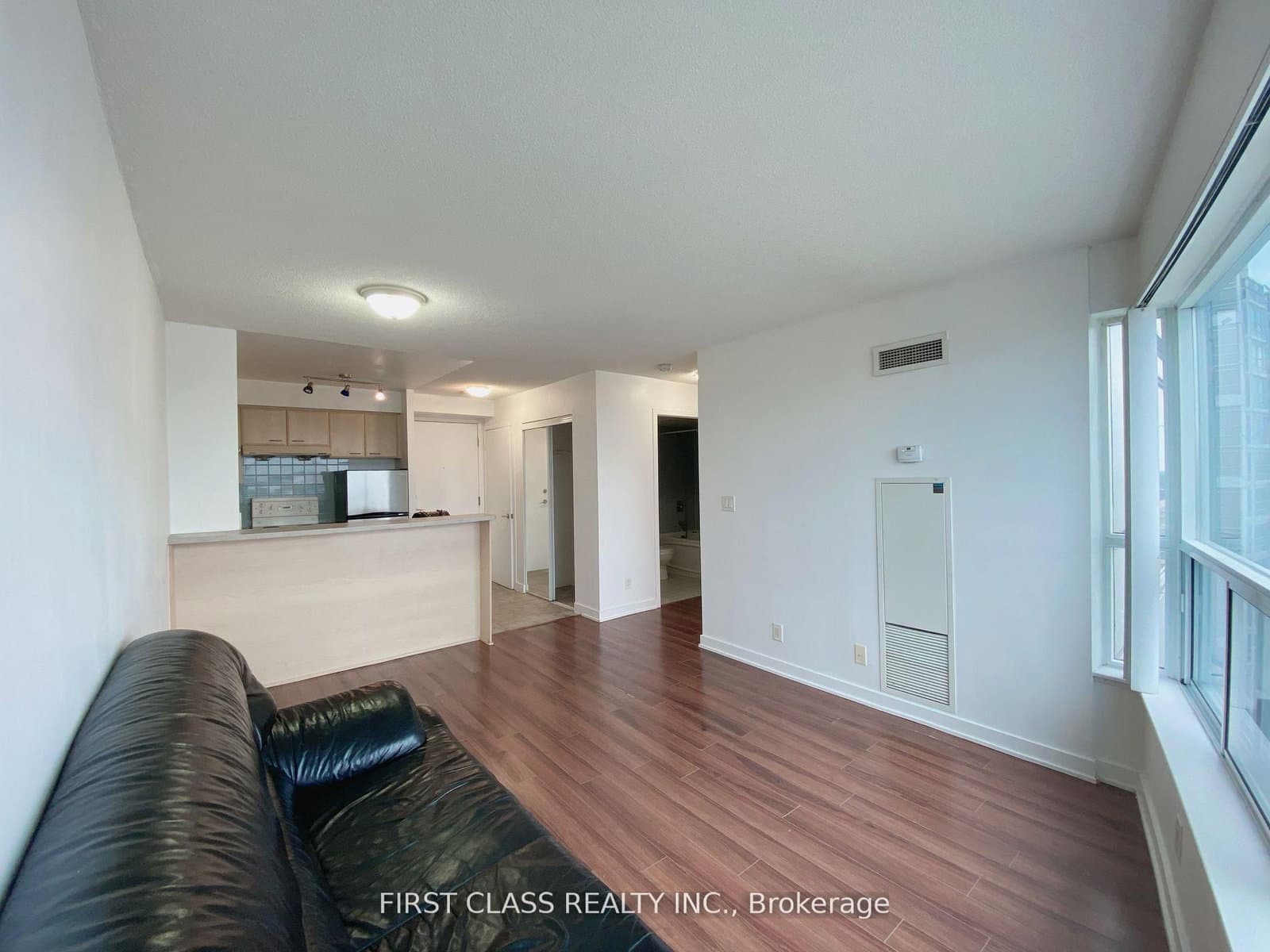 3006 - 36 Lee Centre Drive, Toronto, ON — photo 3