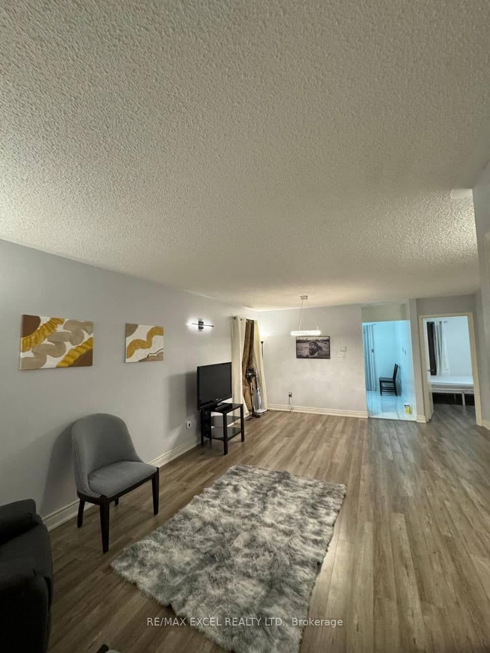 Room - 425 Elmwood Court, Oshawa, ON — photo 2