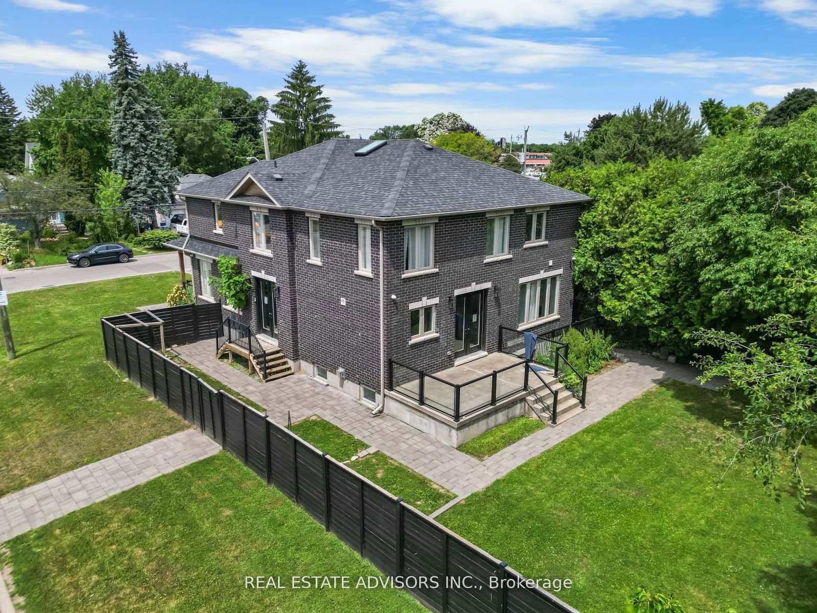 69 Fenwood Heights, Toronto, ON — photo 3