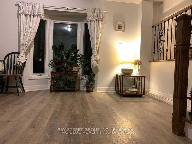 Bsmt - 26 Deepdale Drive, Toronto, ON — photo 2