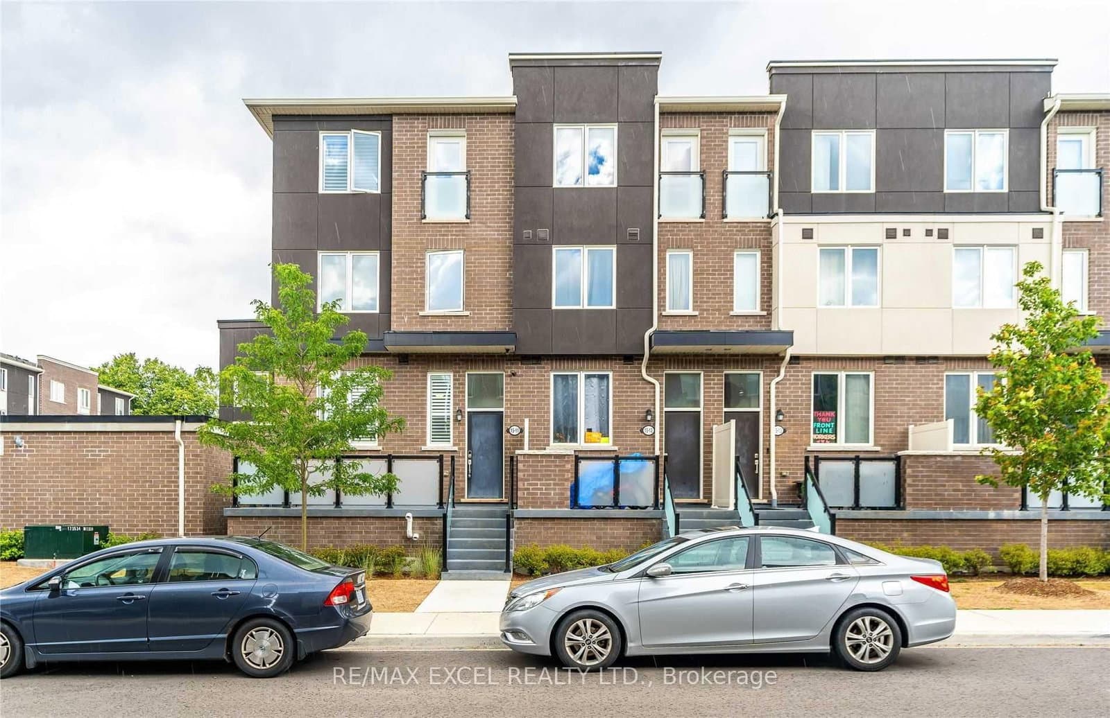 5 - 15 Heron Park Place, Toronto, ON — photo 3