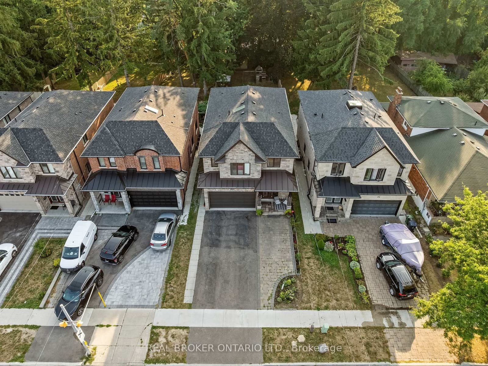 32B Cedar Drive, Toronto, ON — photo 3