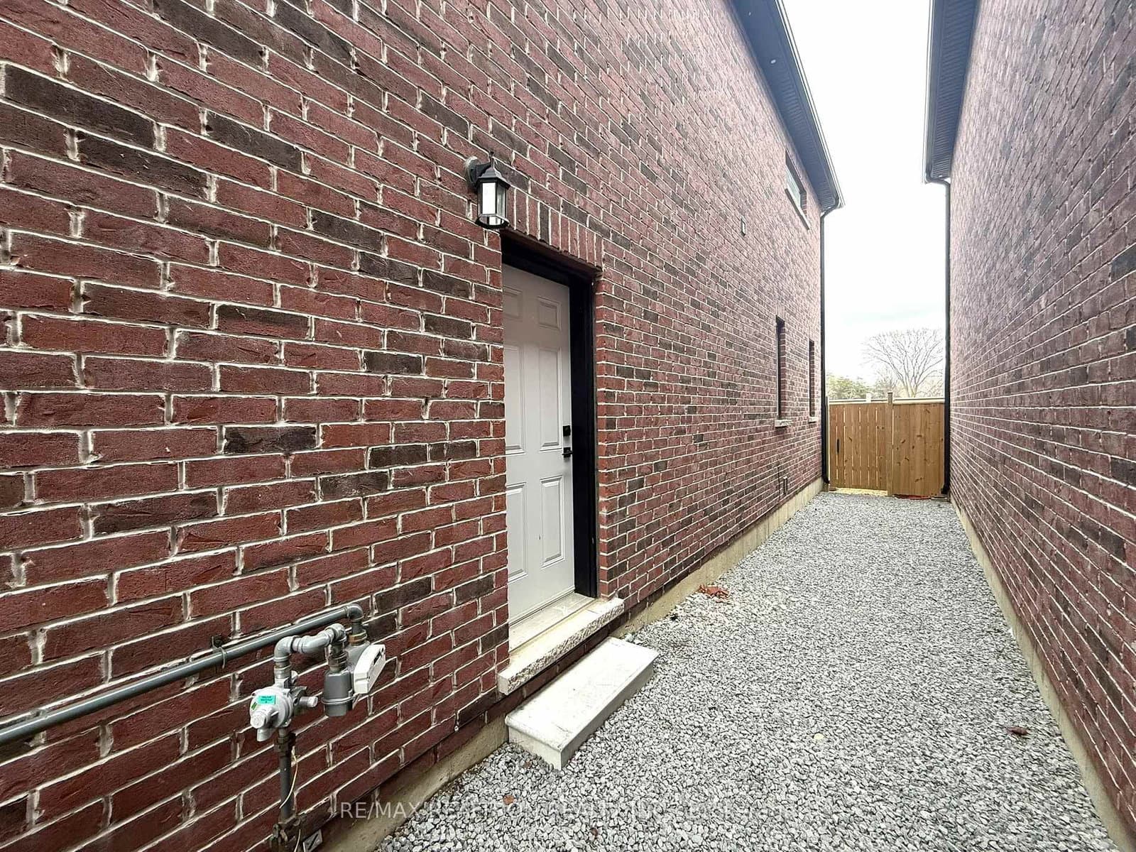 Lower - 54 Chelliah Court, Toronto, ON — photo 3