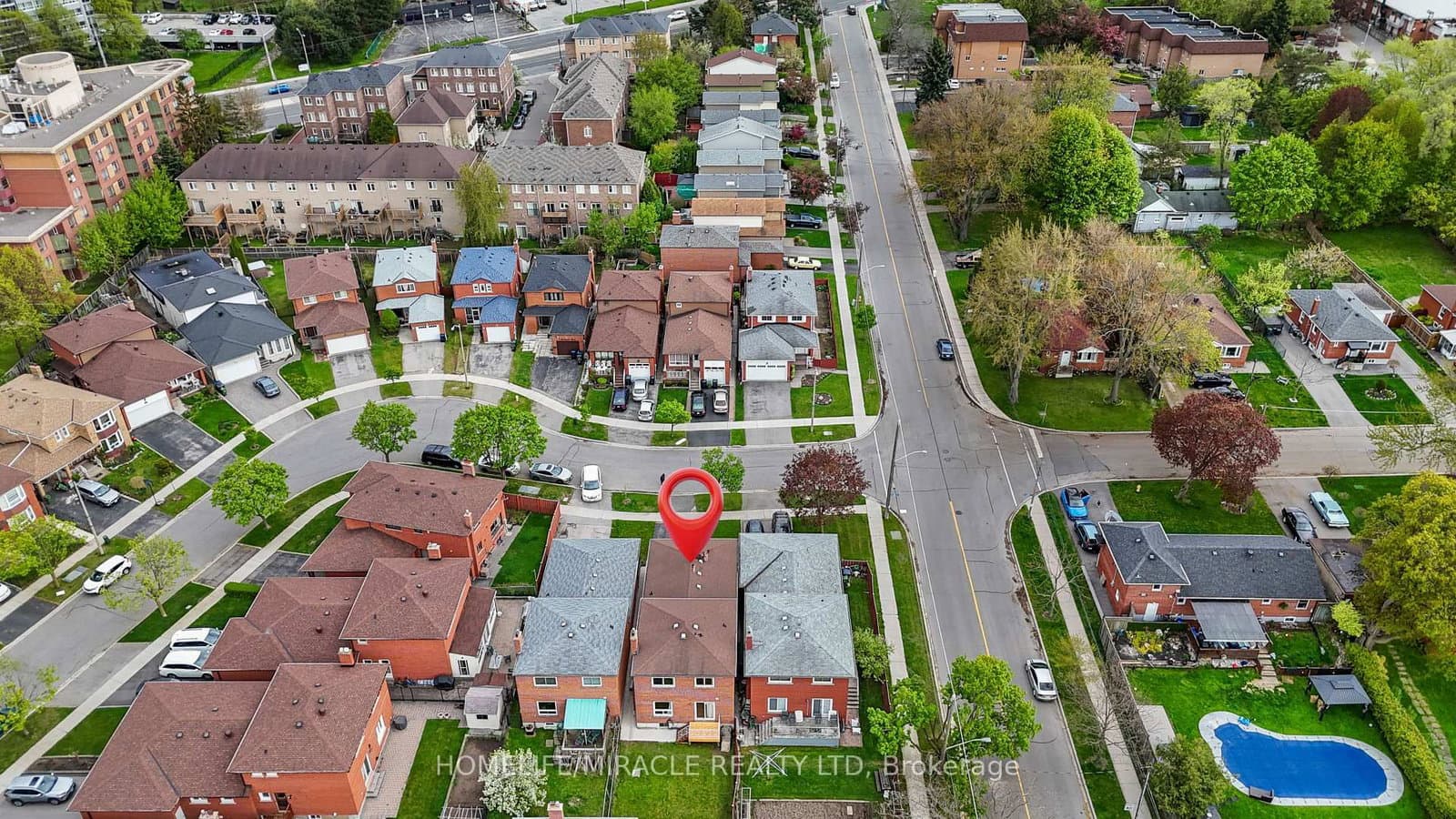 4 Greendowns Drive, Toronto, ON — photo 3