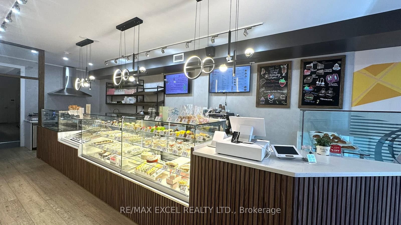 563 Danforth Avenue, Toronto, ON