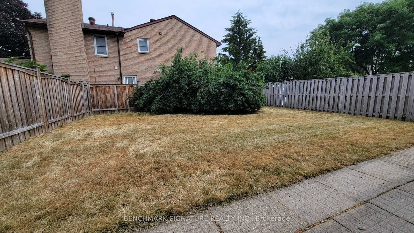 35 Wintermute Boulevard, Toronto, ON — photo 2