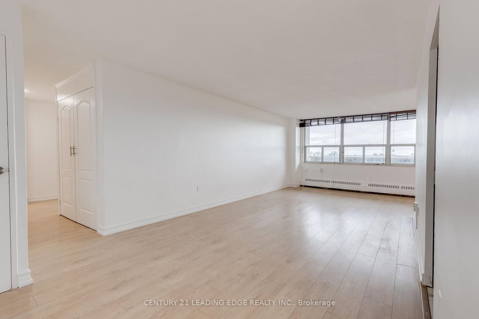 1704 - 270 Palmdale Drive, Toronto, ON — photo 2