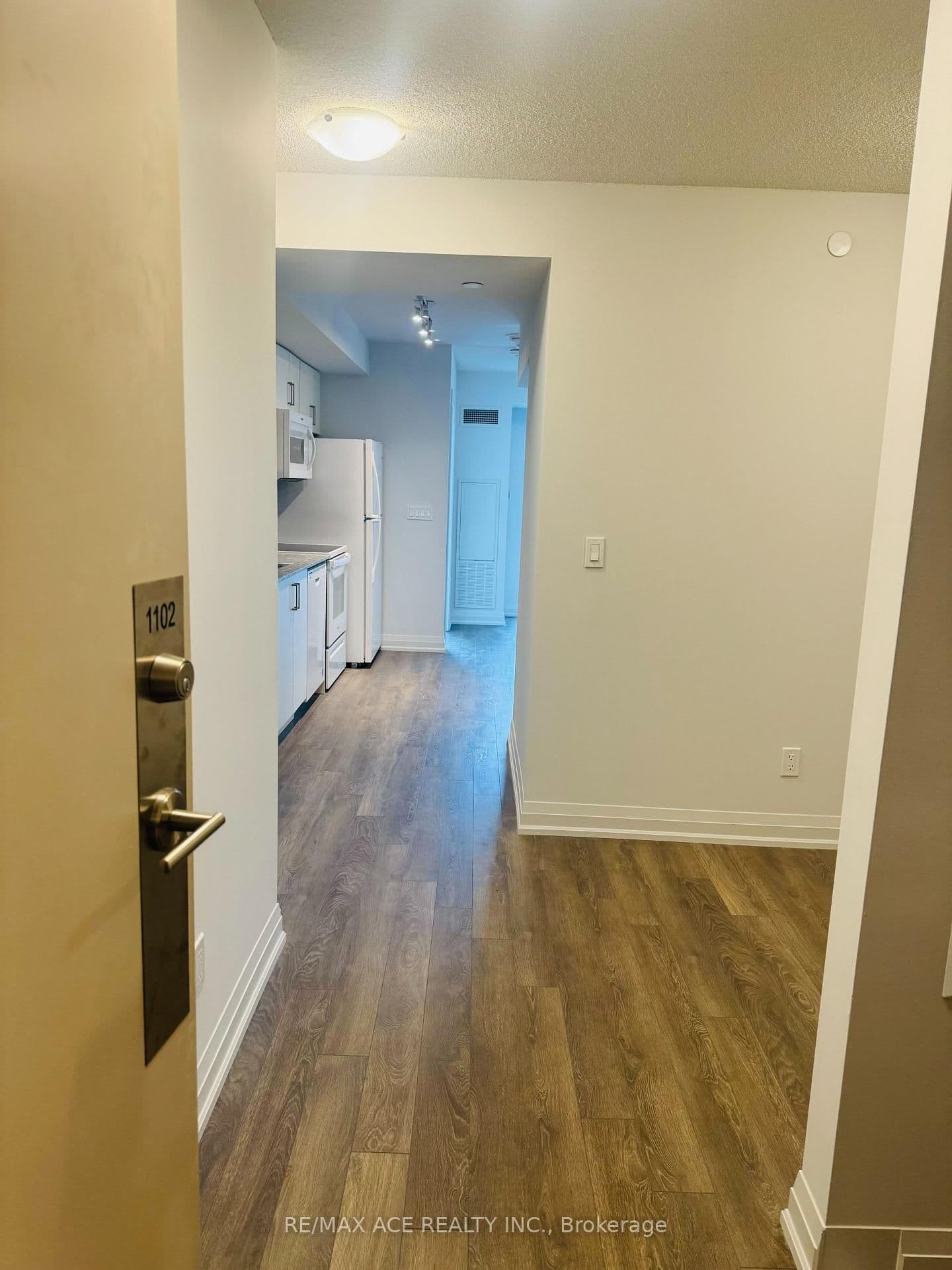1102 - 20 Meadowglen Place, Toronto, ON — photo 2