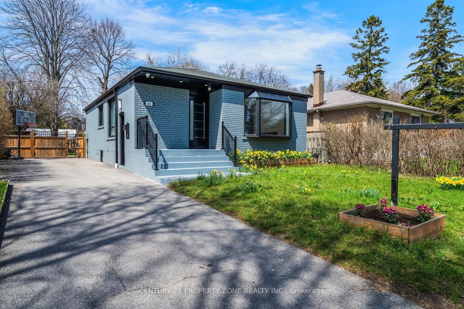 203 Toynbee Trail, Toronto, ON — photo 2