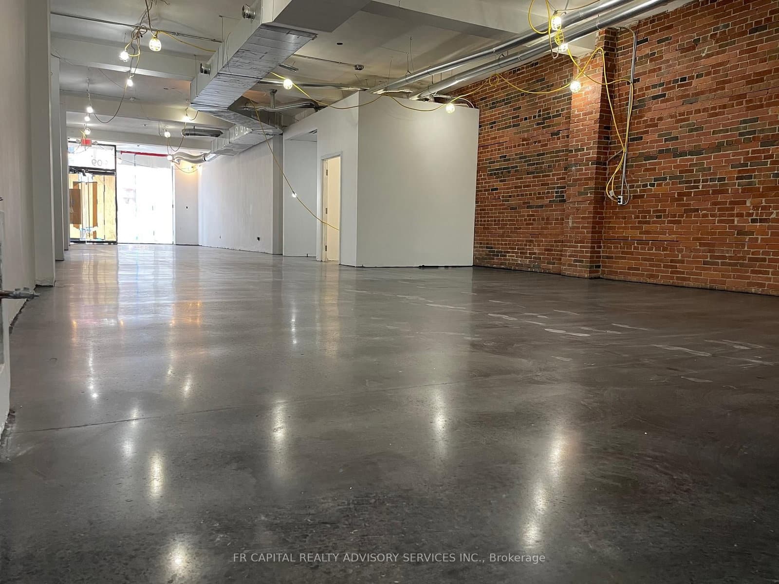 101 - 909 Queen Street, Toronto, ON — photo 2