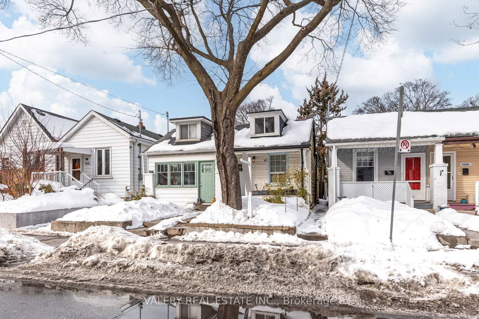 146 Hanson Street, Toronto, ON