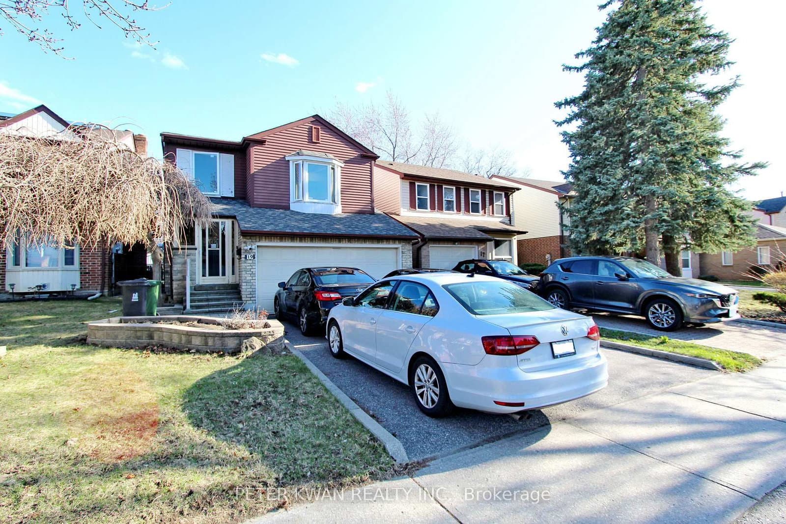 19 Sandyhook Square, Toronto, ON — photo 2