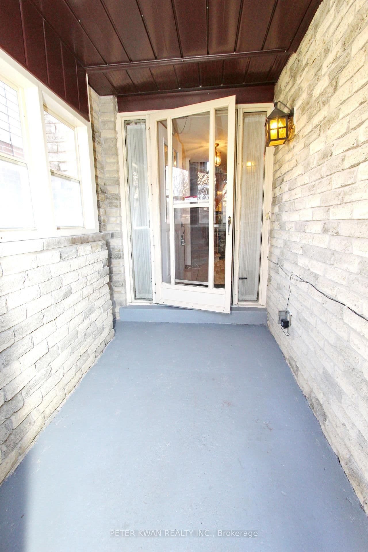 19 Sandyhook Square, Toronto, ON — photo 3