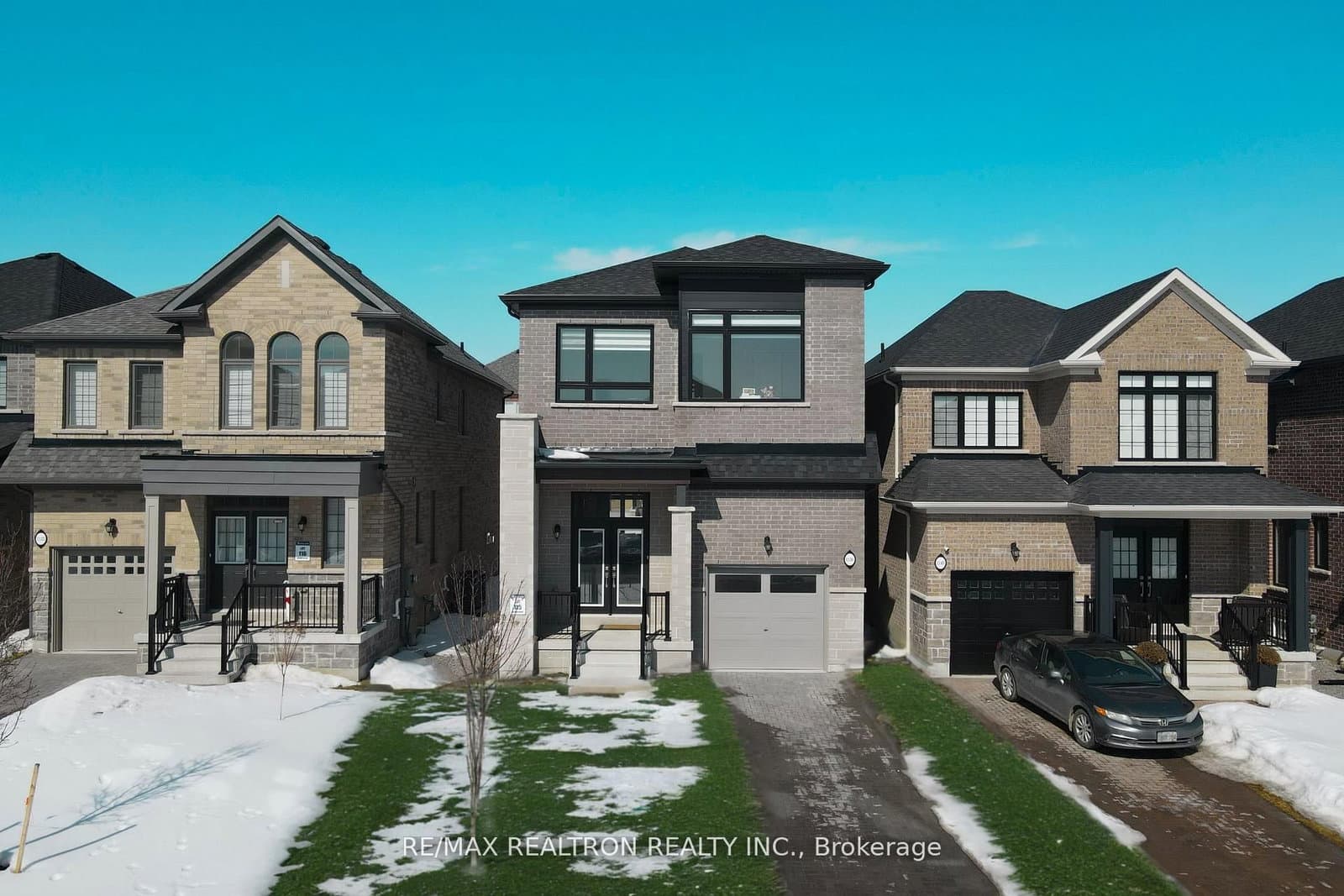 1136 Wilmington Avenue, Oshawa, ON