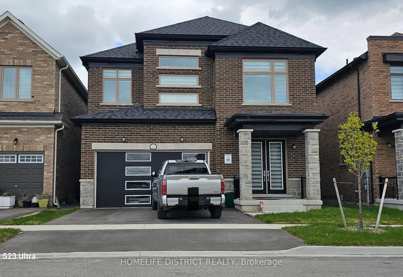 2097 Chris Mason Street, Oshawa, ON