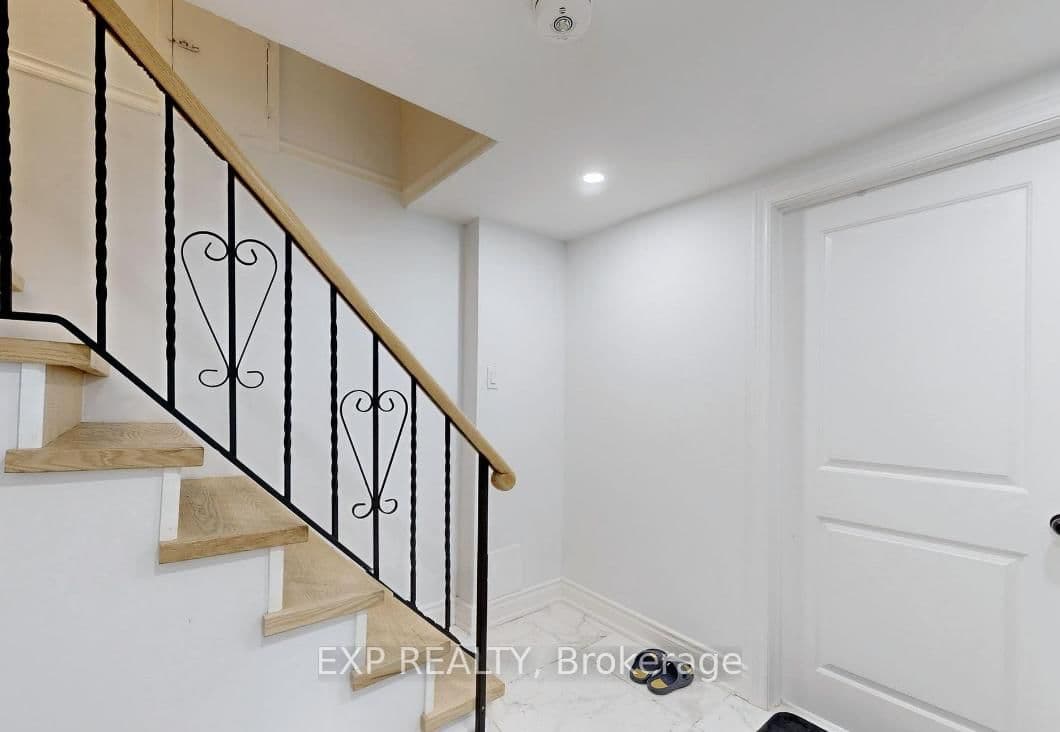 Bsmt - 45 Blaisdale Road, Toronto, ON — photo 2