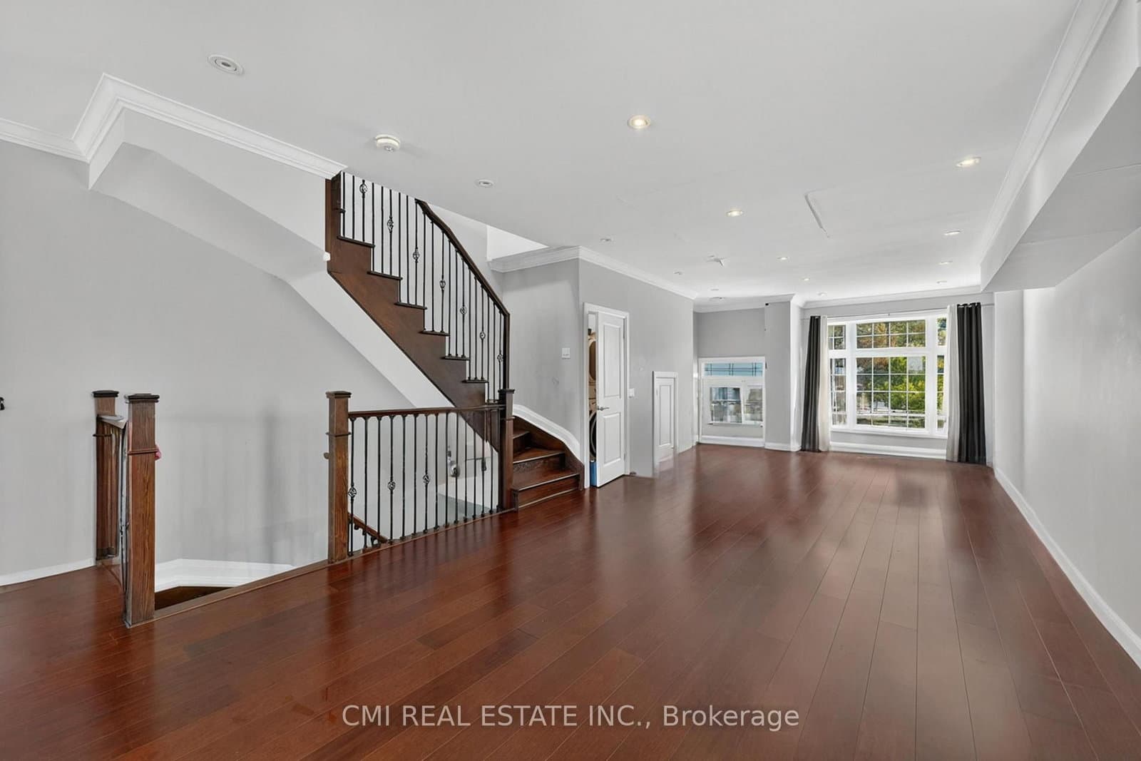 20 Jeavons Avenue, Toronto, ON — photo 2