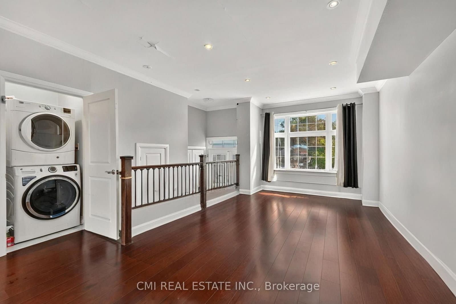 20 Jeavons Avenue, Toronto, ON — photo 3