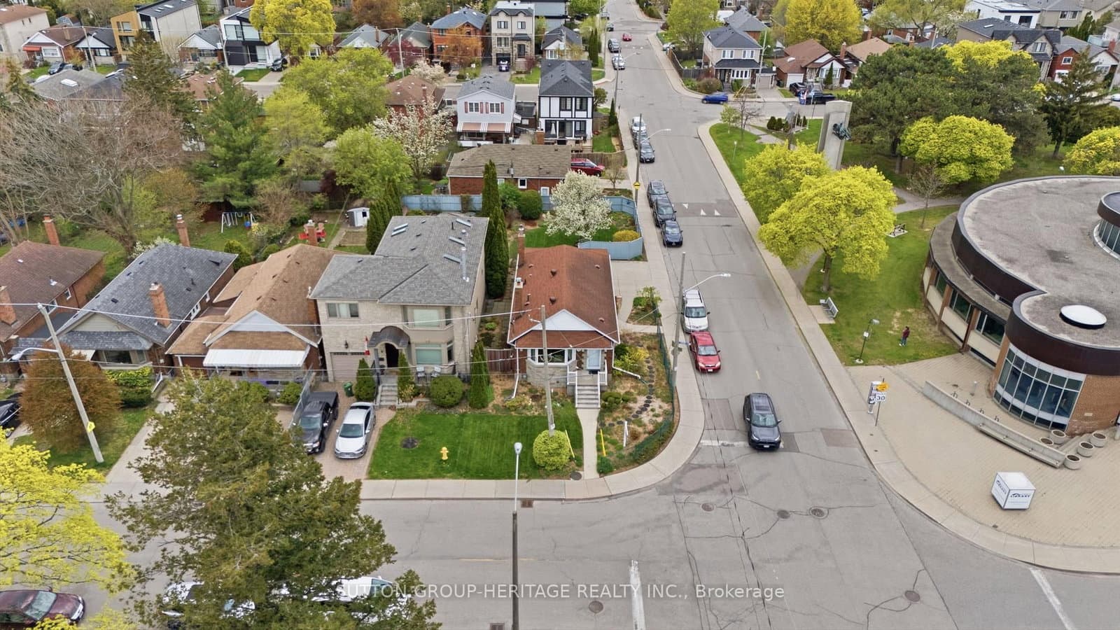 92 Durant Avenue, Toronto, ON — photo 3