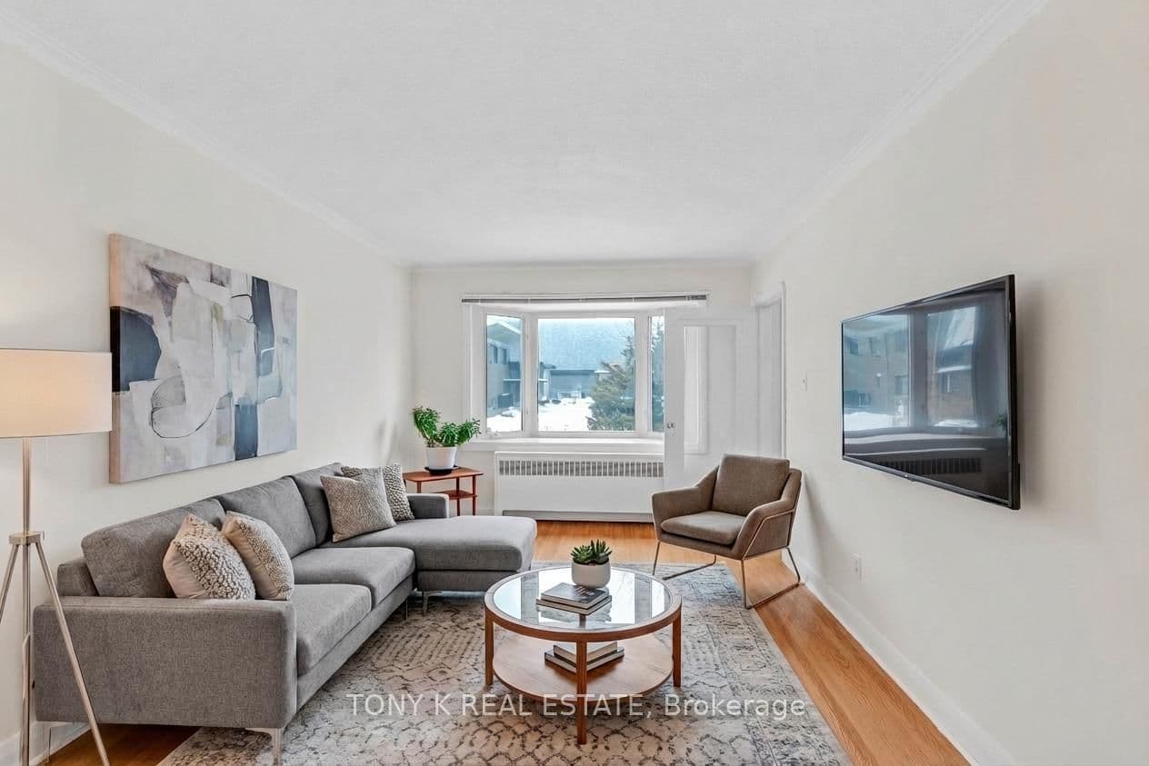 23 Scotswood Road, Toronto, ON — photo 3