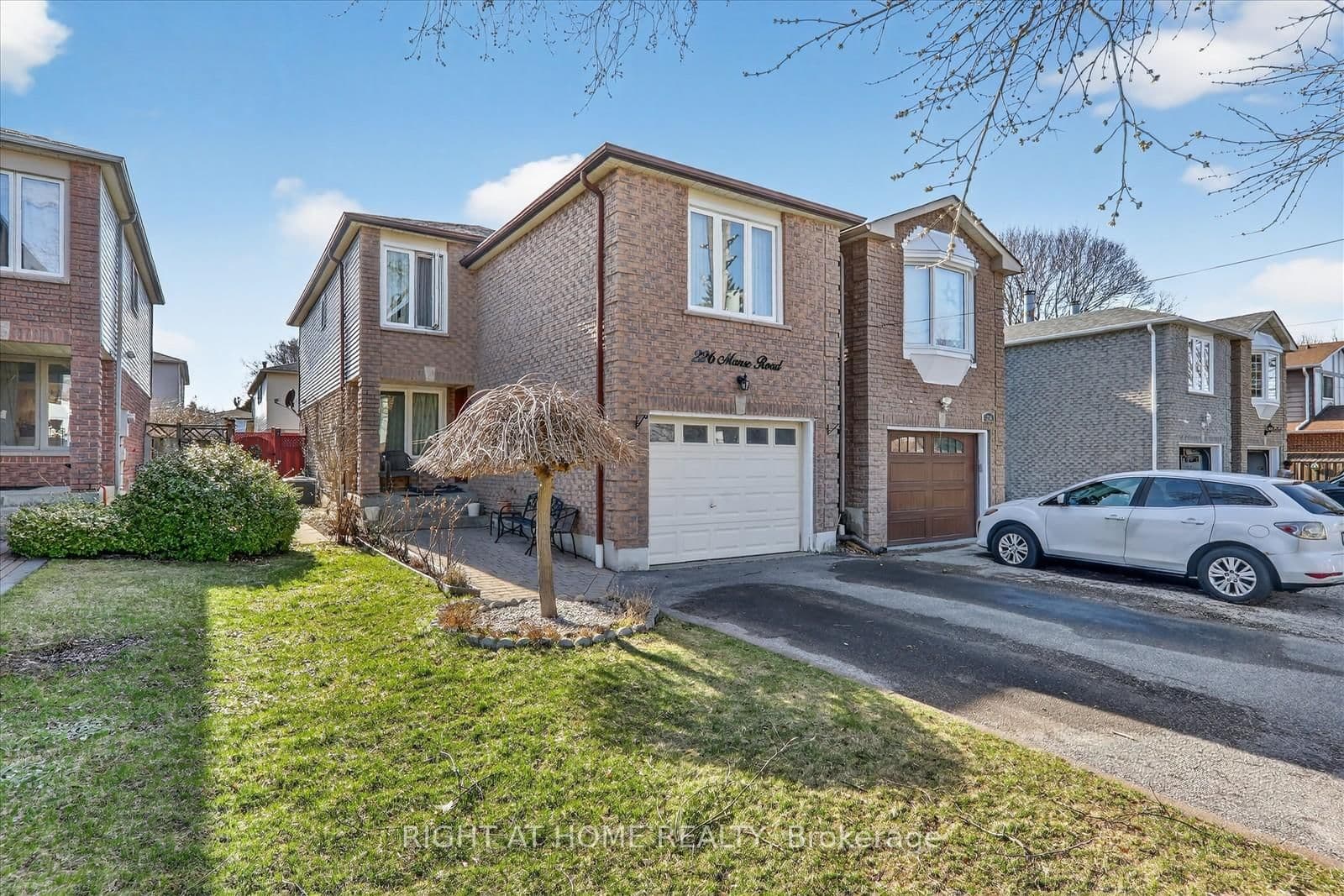 226 Manse Road, Toronto, ON — photo 2