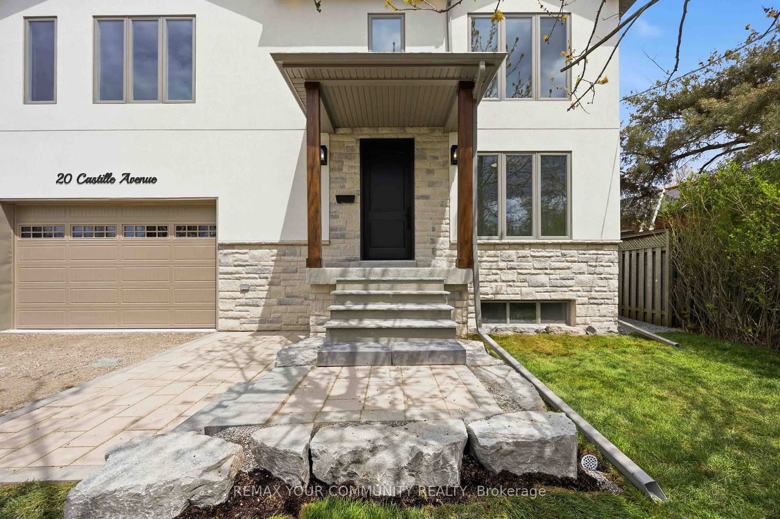 20 Castille Avenue, Toronto, ON — photo 3