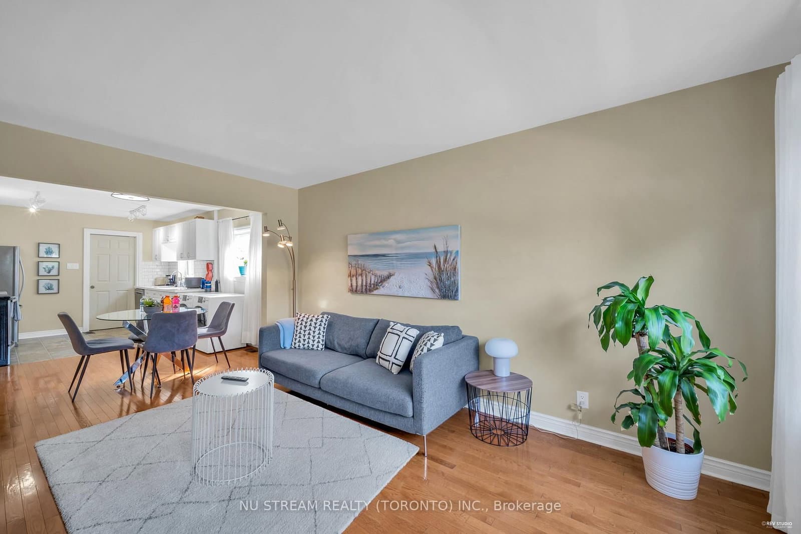 main floor - 5 Highvale Road, Toronto, ON — photo 3