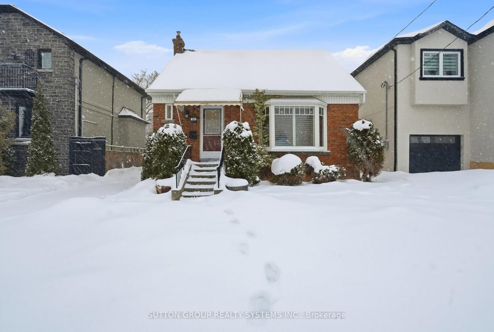 10 Willowhurst Crescent, Toronto, ON