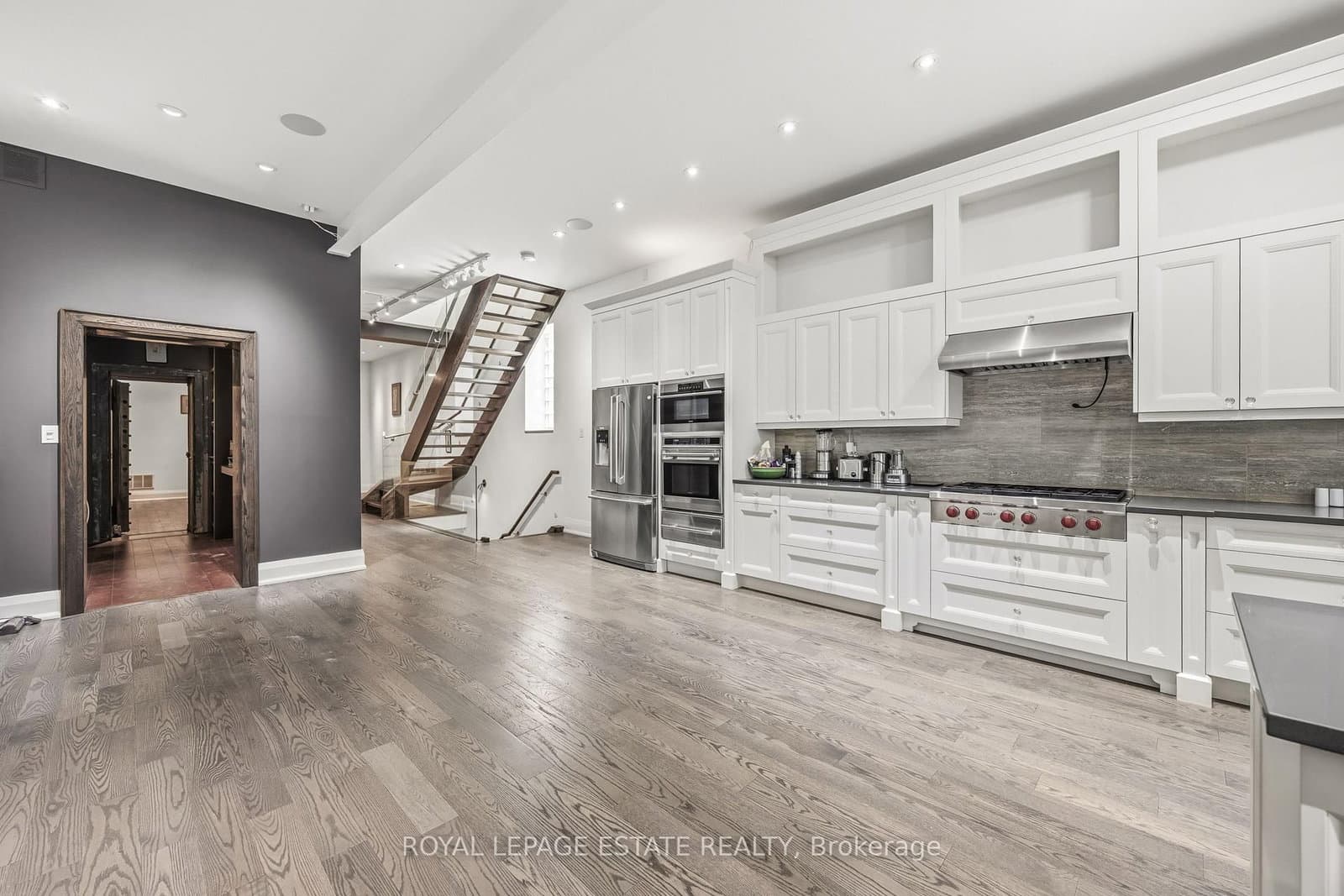 687 Queen Street, Toronto, ON — photo 3