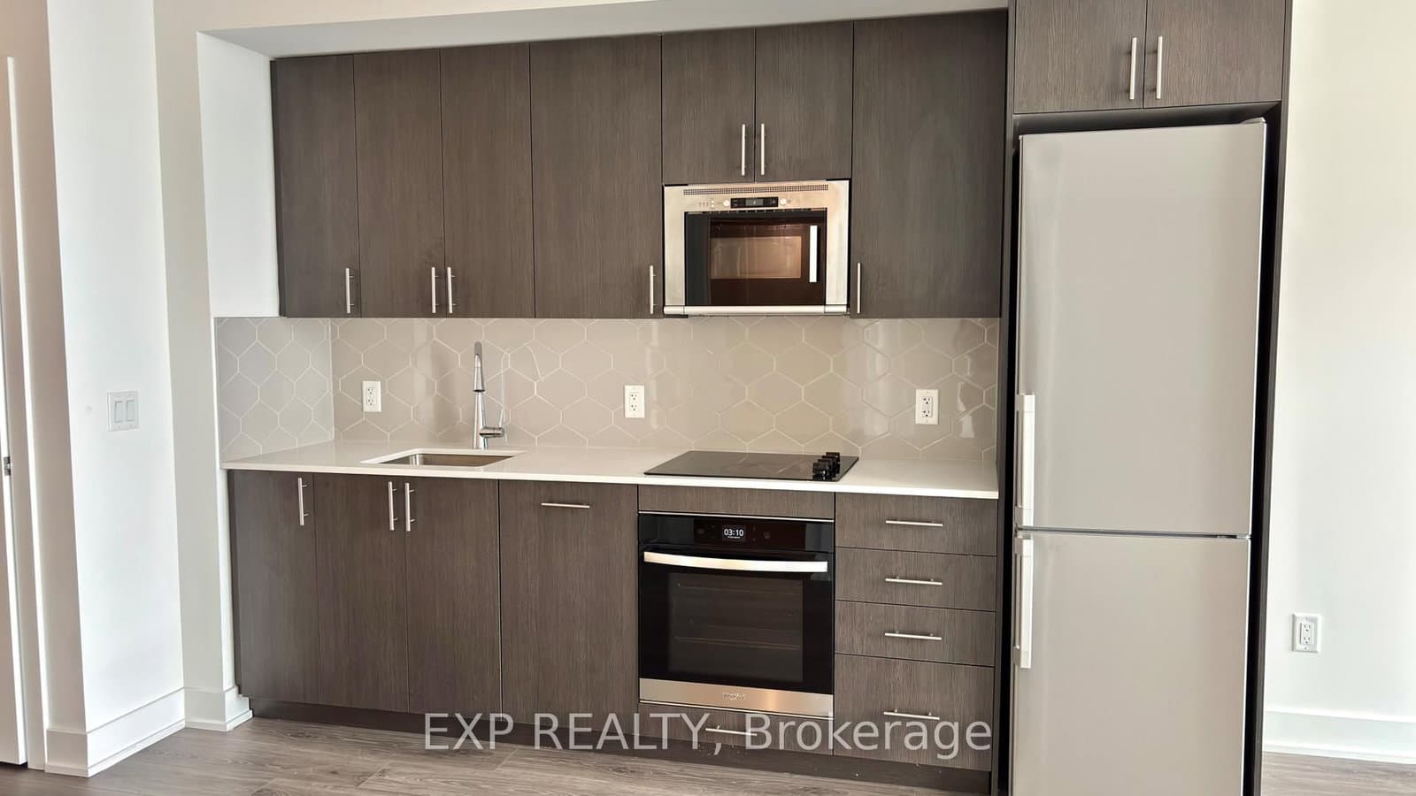 921 - 2545 Simcoe Street, Oshawa, ON — photo 3