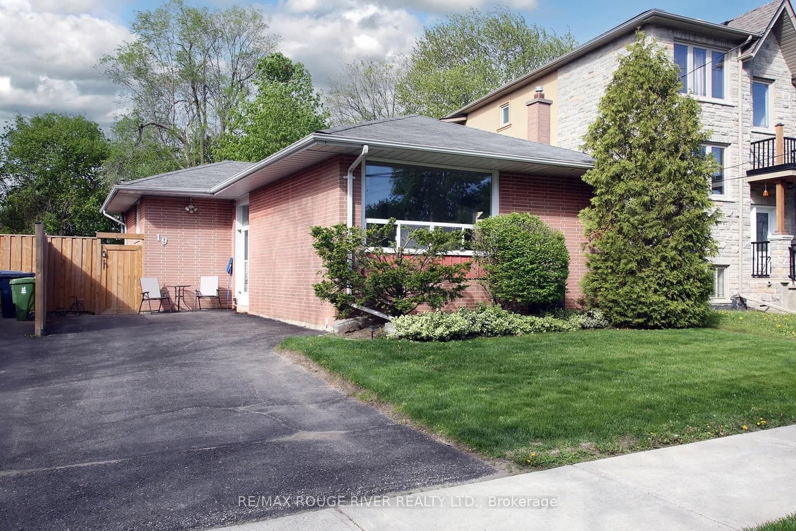19 Thornbeck Drive, Toronto, ON